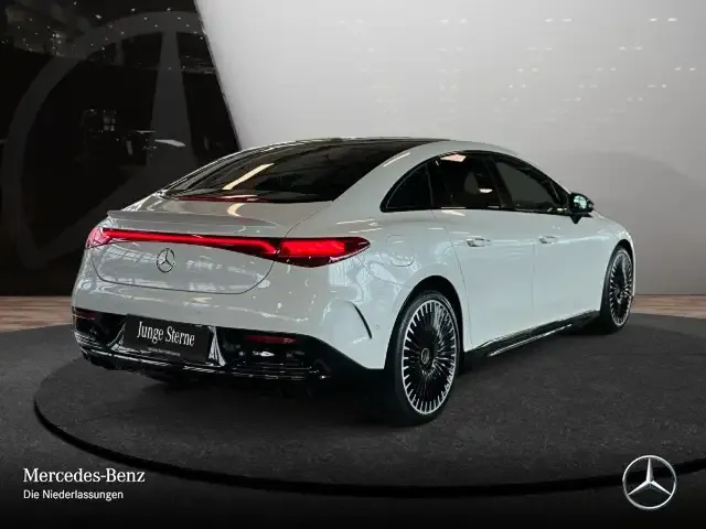 Mercedes-Benz EQE 43