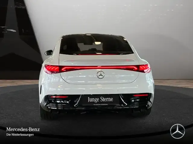 Mercedes-Benz EQE 43