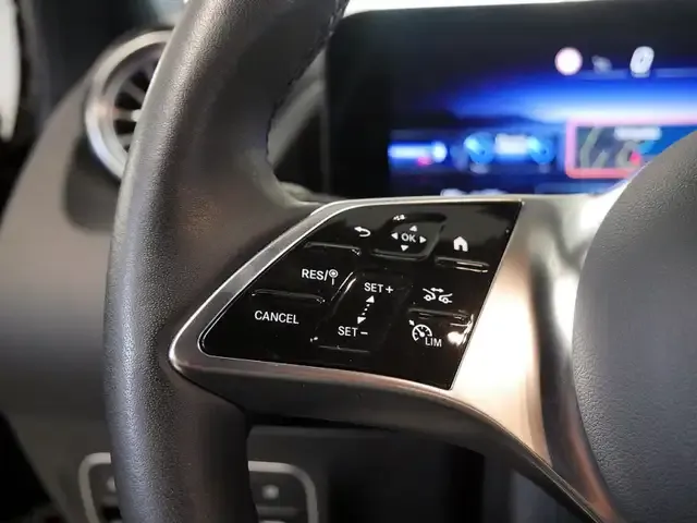 Mercedes-Benz EQA 300