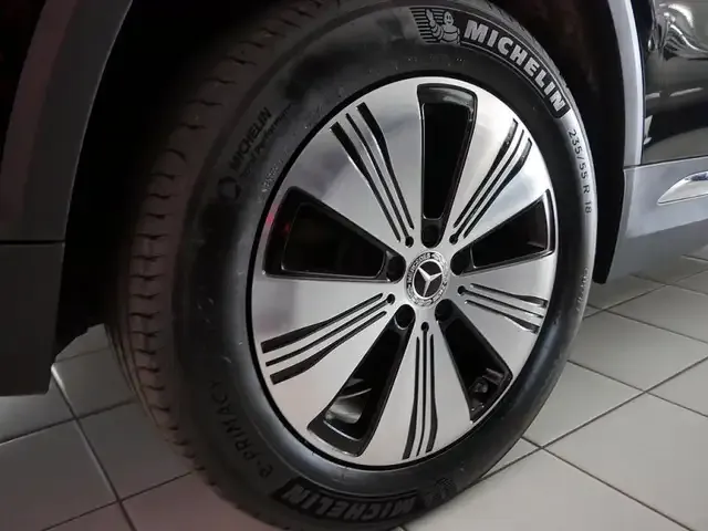 Mercedes-Benz EQA 300