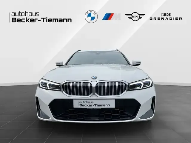 BMW 330