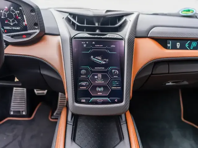 Lamborghini Revuelto
