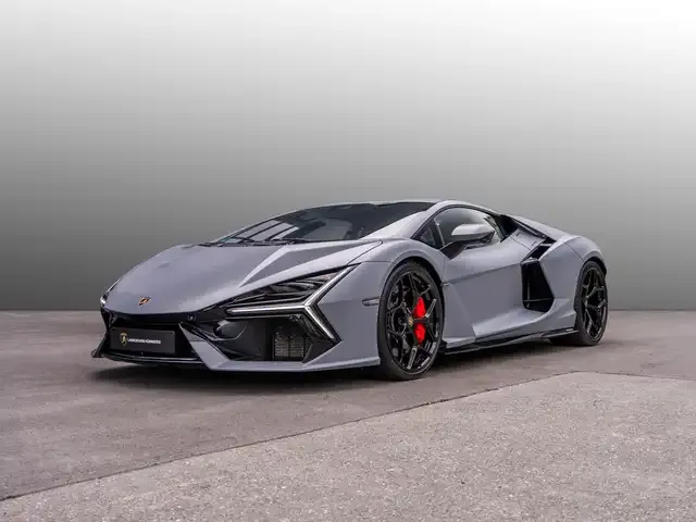 Lamborghini Revuelto
