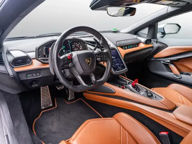 Lamborghini Revuelto