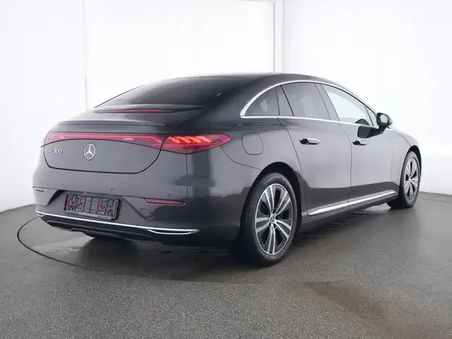 Mercedes-Benz EQE 300