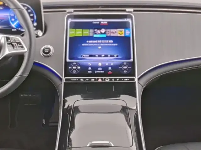 Mercedes-Benz EQE 300