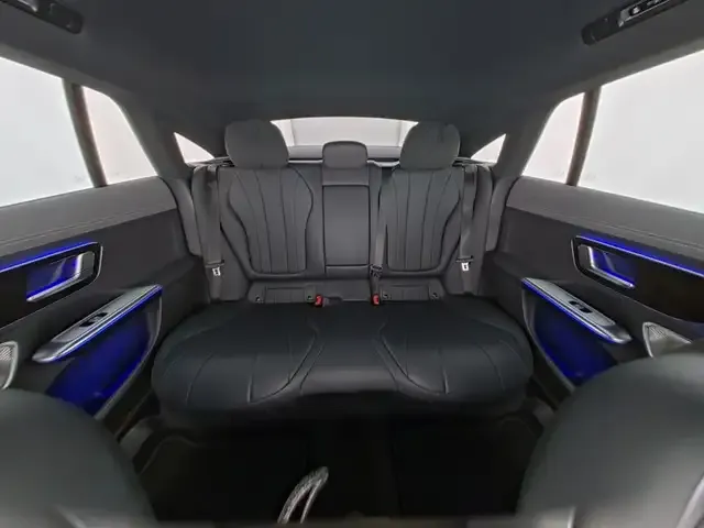 Mercedes-Benz EQE 300