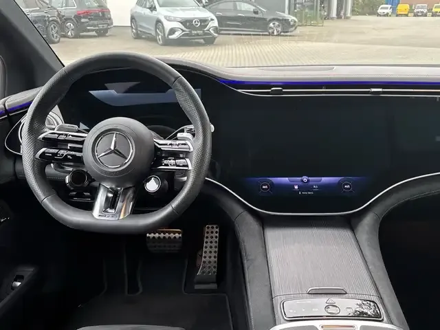 Mercedes-Benz EQE 43