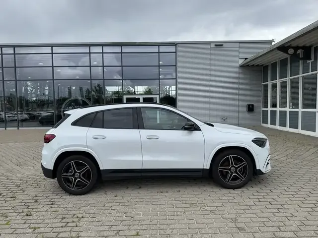 Mercedes-Benz GLA 200