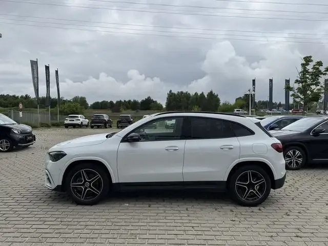 Mercedes-Benz GLA 200