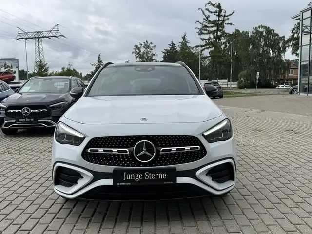 Mercedes-Benz GLA 200