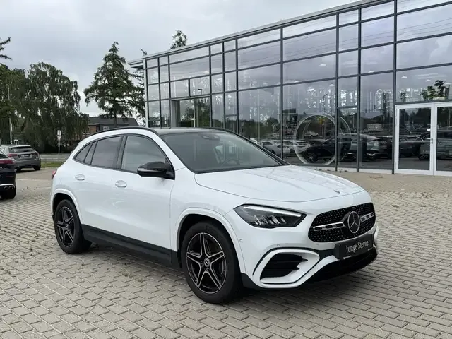 Mercedes-Benz GLA 200