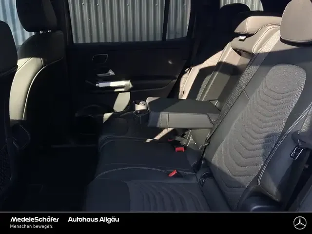Mercedes-Benz EQB 300