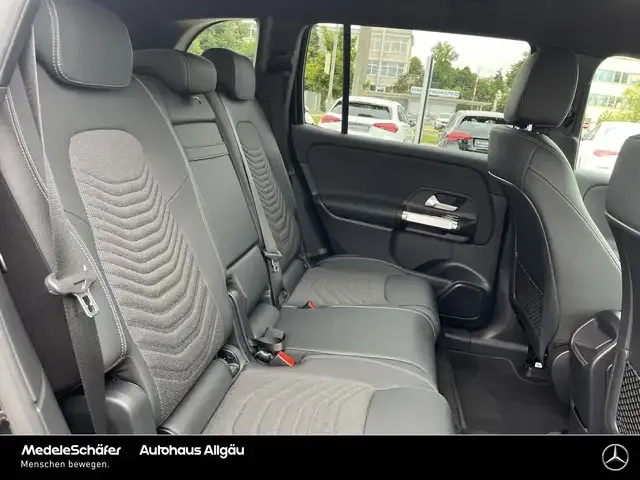 Mercedes-Benz EQB 300