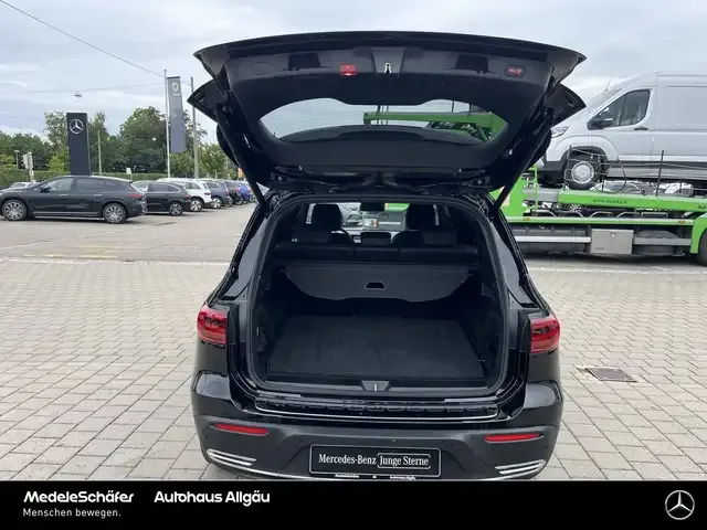 Mercedes-Benz EQB 300