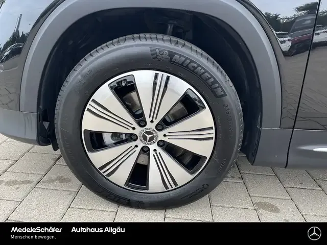 Mercedes-Benz EQB 300