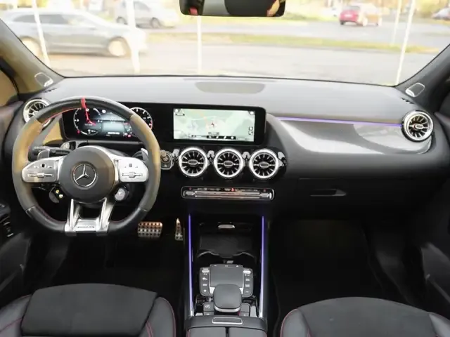 Mercedes-Benz A 35 AMG