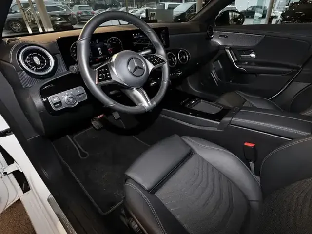 Mercedes-Benz CLA 180