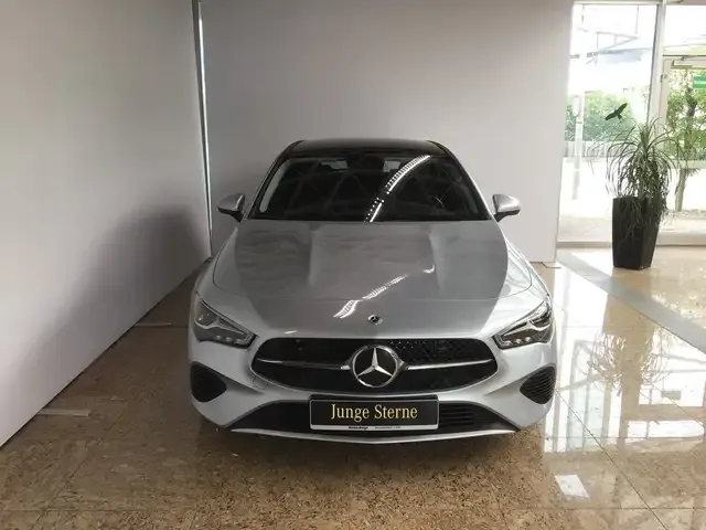 Mercedes-Benz CLA 180