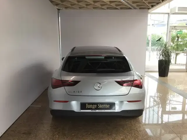 Mercedes-Benz CLA 180