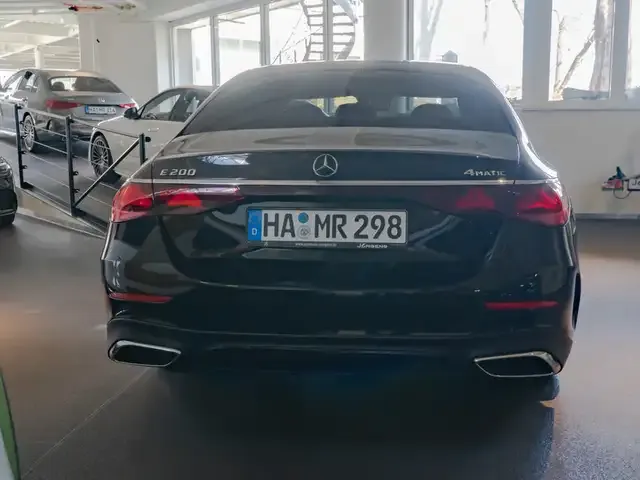 Mercedes-Benz E 200