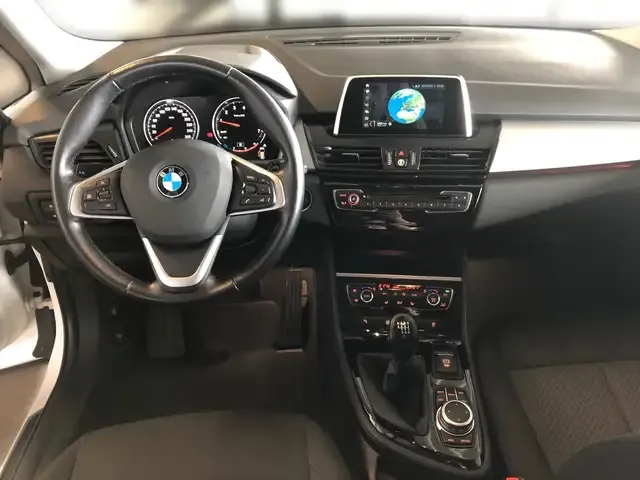 BMW 216