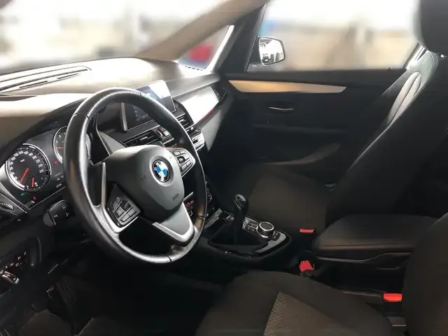 BMW 216