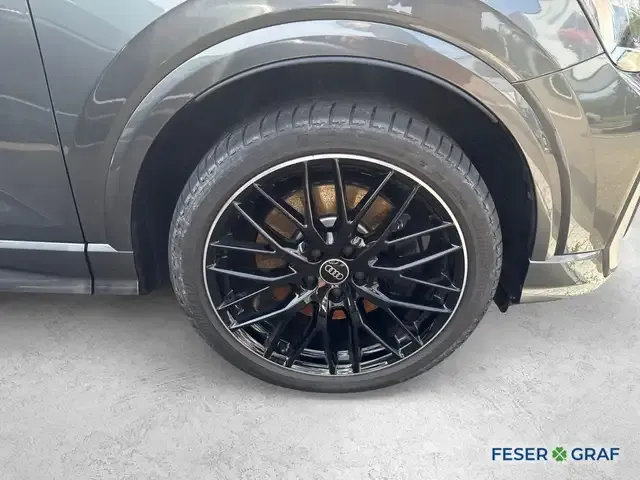 Audi SQ2