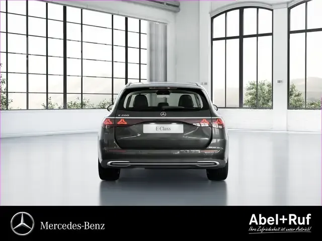 Mercedes-Benz E 200