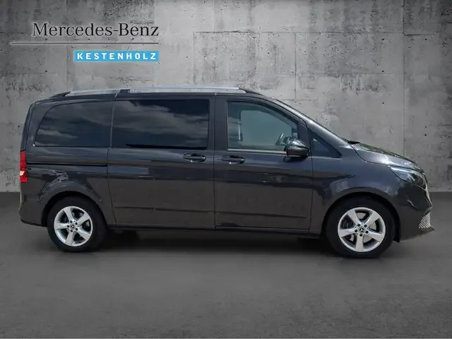 Mercedes-Benz V 220