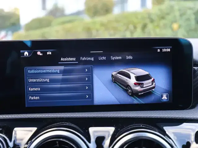 Mercedes-Benz A 220