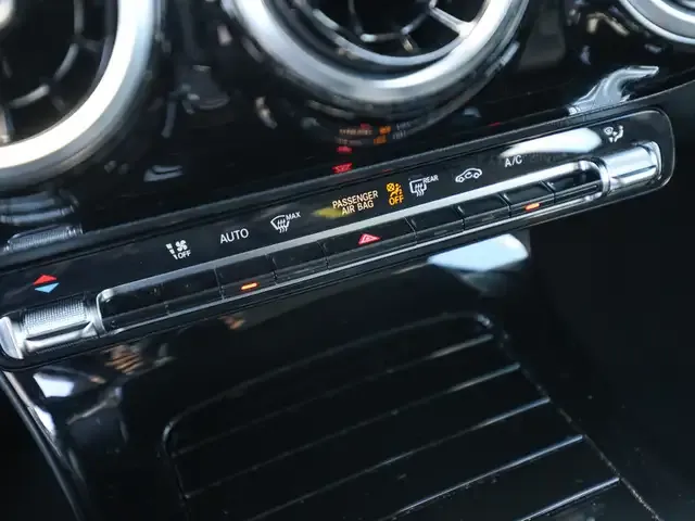 Mercedes-Benz A 220