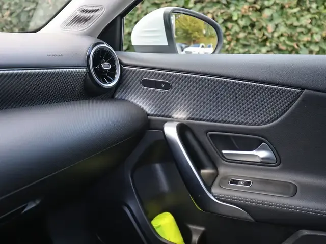 Mercedes-Benz A 220