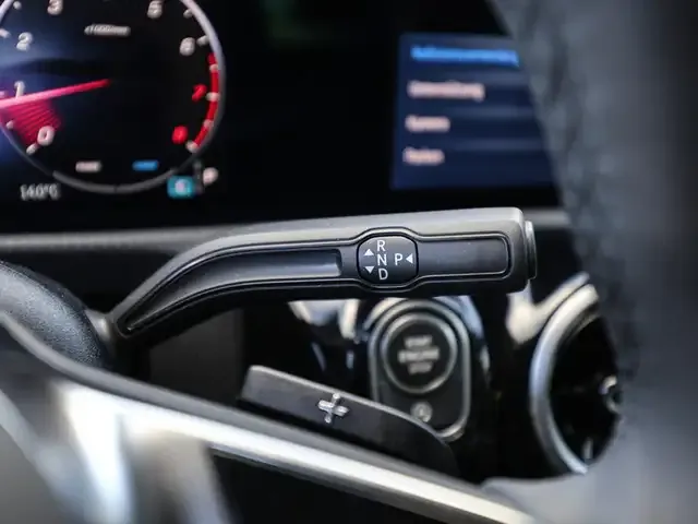 Mercedes-Benz A 220