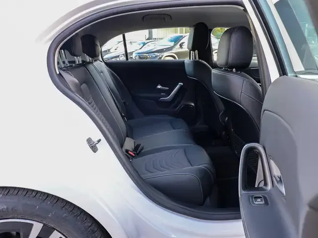 Mercedes-Benz A 220