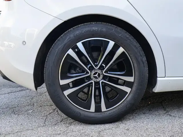 Mercedes-Benz A 220