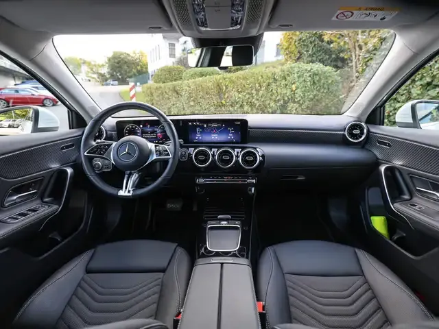 Mercedes-Benz A 220