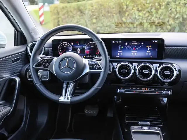 Mercedes-Benz A 220