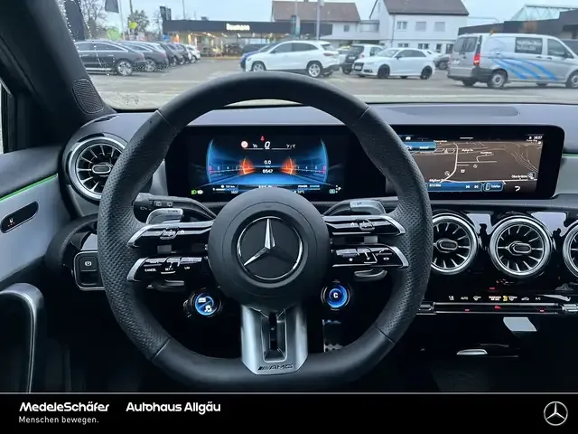 Mercedes-Benz A 35 AMG