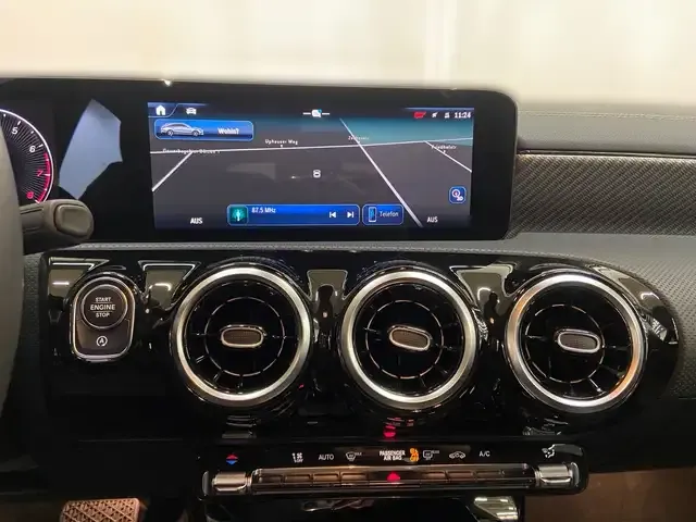 Mercedes-Benz CLA 180