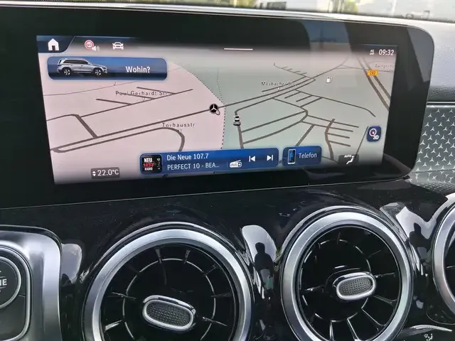 Mercedes-Benz GLB 220