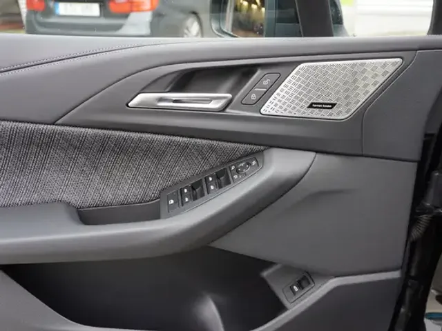 BMW 216