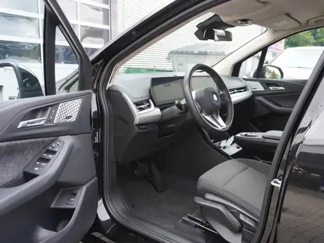 BMW 216