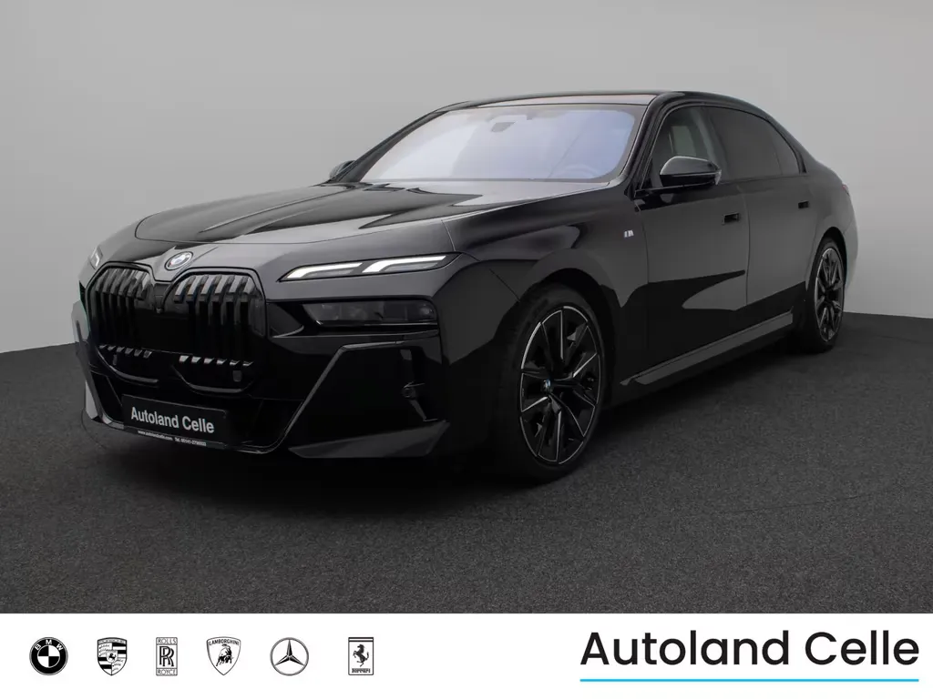 BMW i7