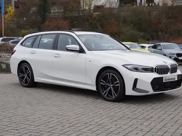 BMW 330