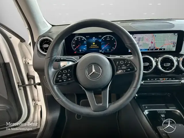 Mercedes-Benz GLB 180