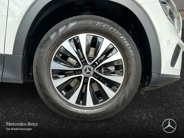Mercedes-Benz GLB 180