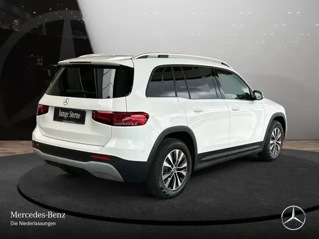 Mercedes-Benz GLB 180