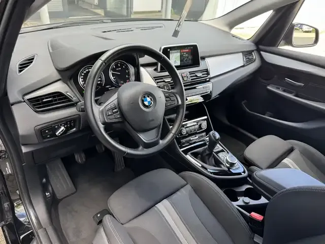 BMW 218