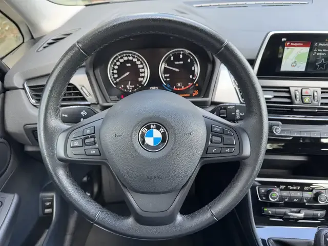 BMW 218